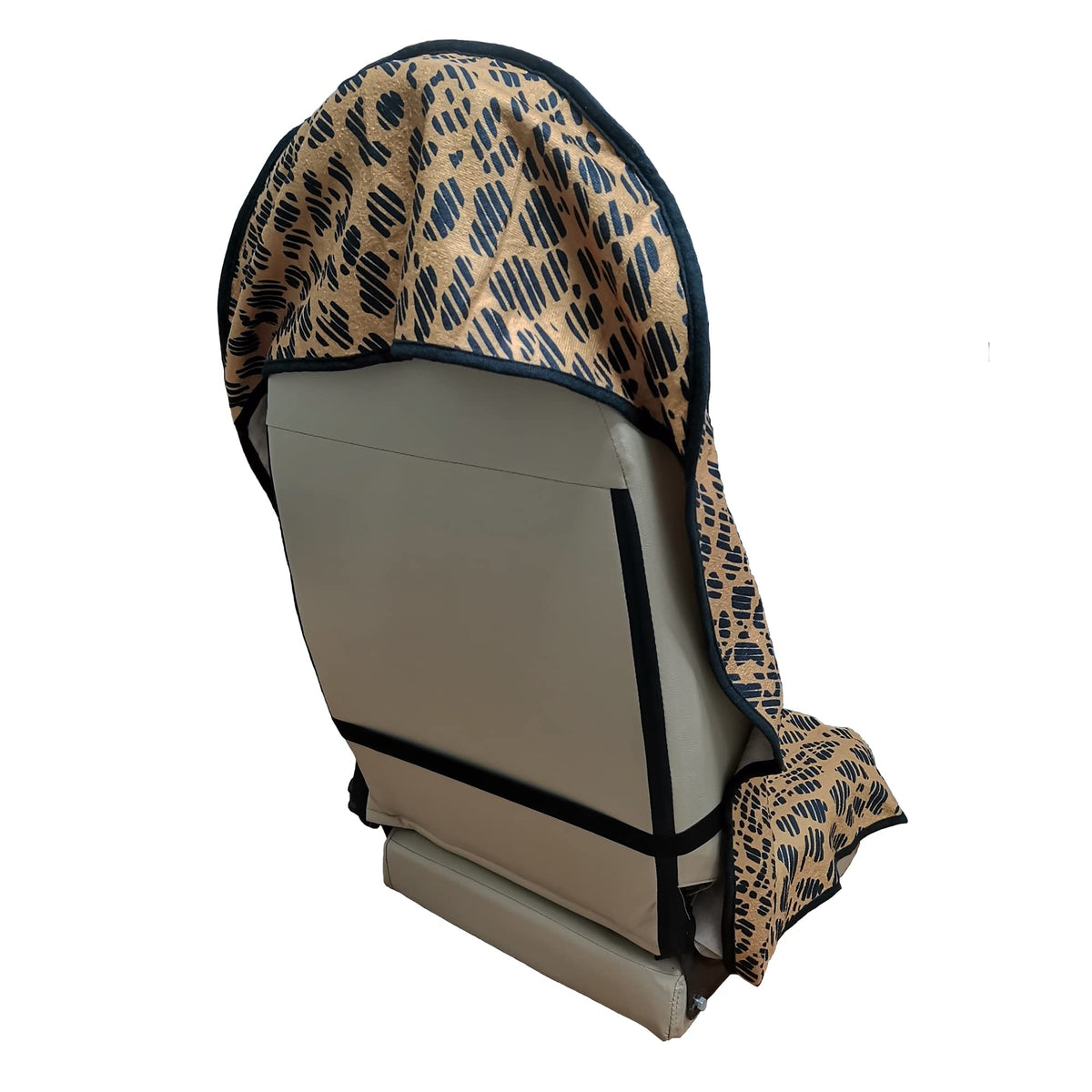 LoyaGour towel surface close-up highlighting leopard print and absorbent comfort