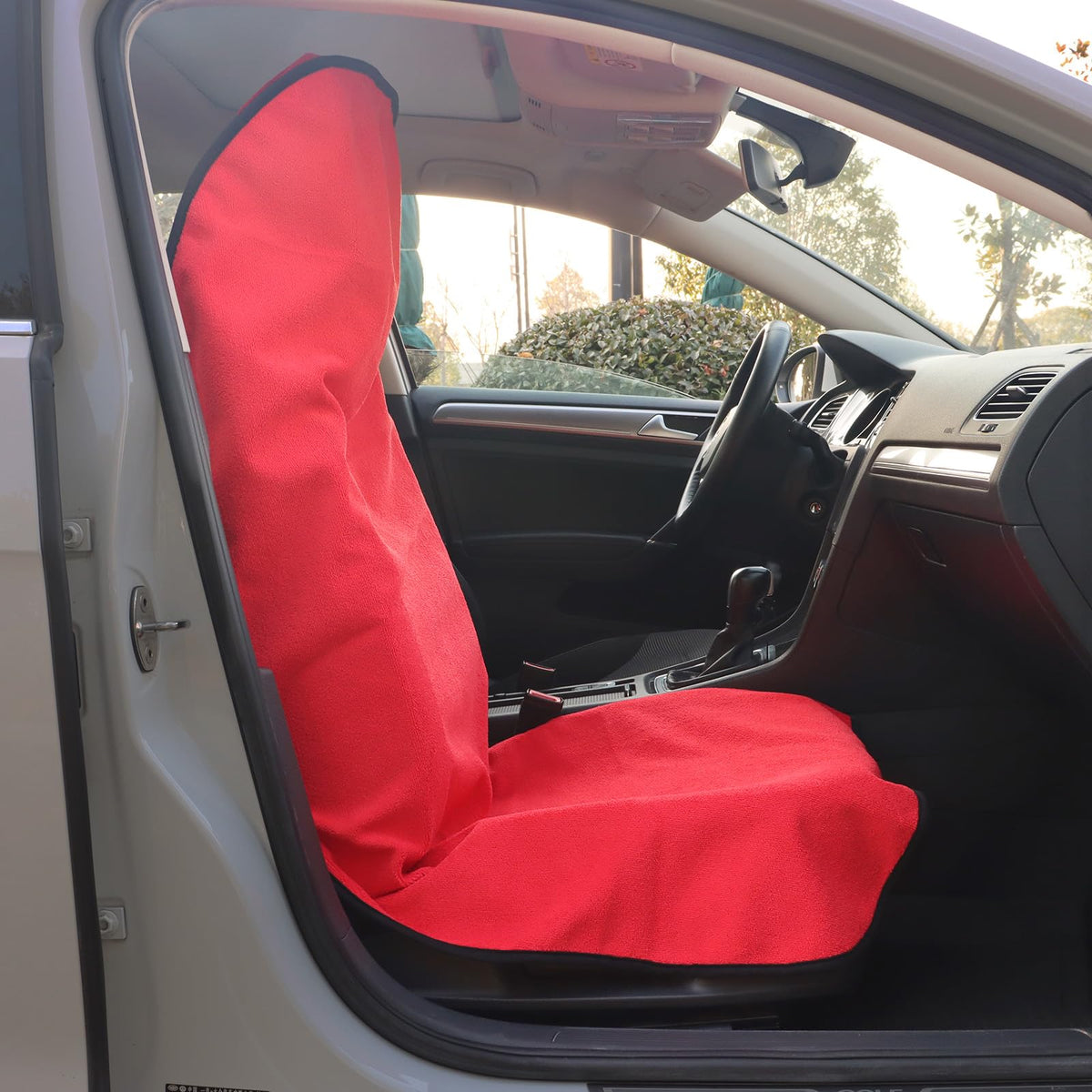 LoyaGour close-up of red towel texture offering comfort and sweat absorption