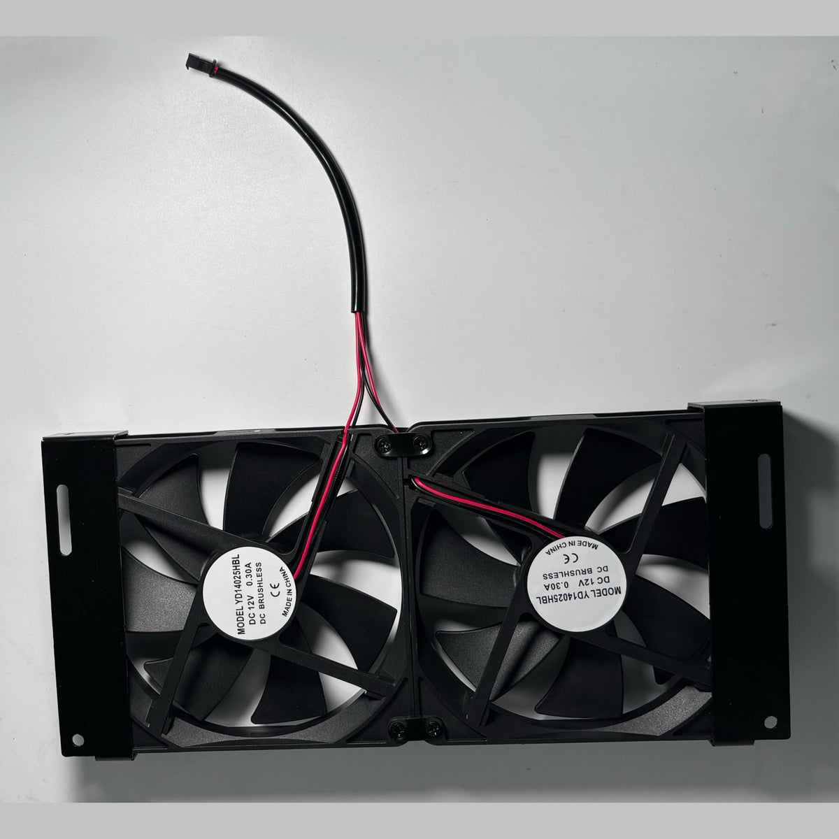 LQLXJDZZ size next to ruler showing 140mm fan scale for fit confirmation