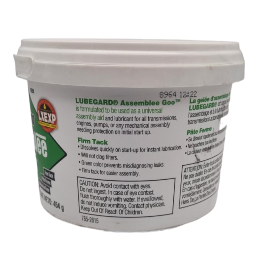 Close-up of Lubegard Assemblee Goo green gel texture demonstrating firm tackiness and handling ease