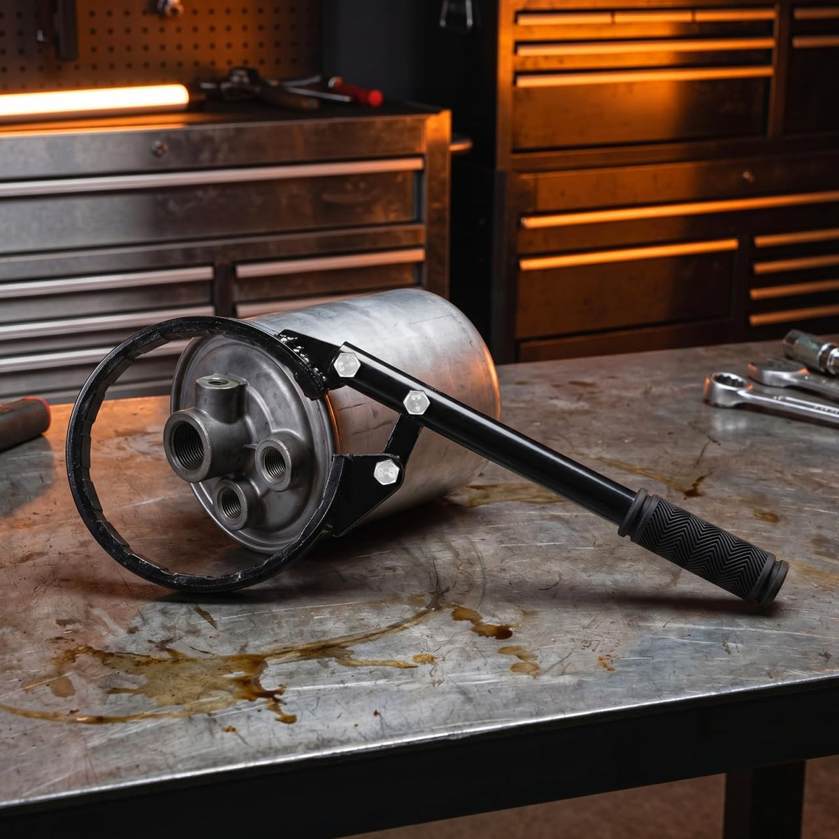 MAGICLULU handle close-up highlighting leverage for easier torque application