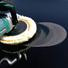 Makita bonnet packaging and label detail showing model compatibility benefit