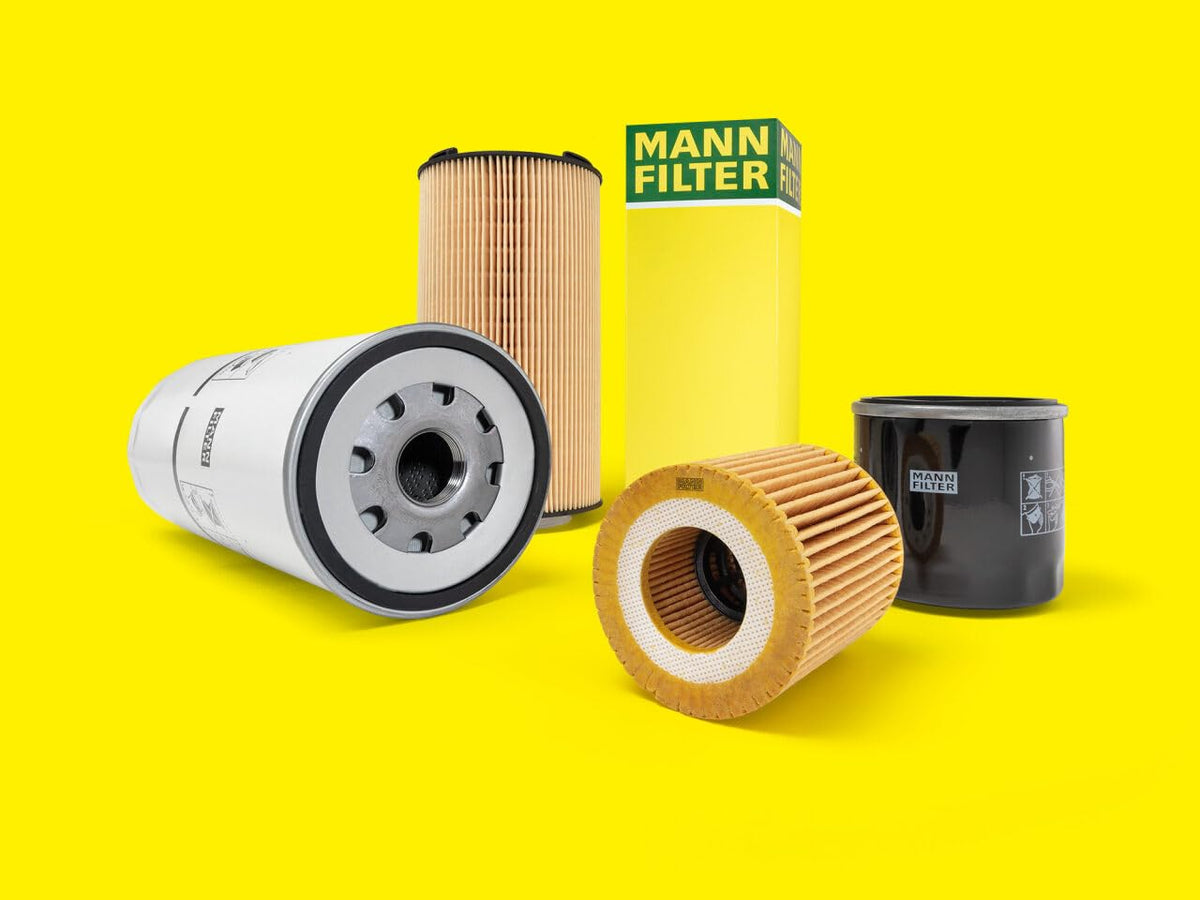 Mann Filter HU 7049 z detailed shot of end cap and O-rings showing reliable seal