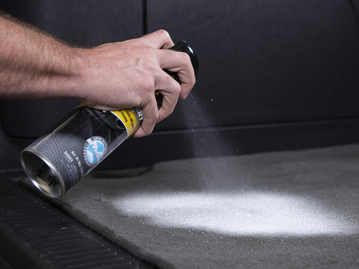 Meguiar's dual nozzle spraying narrow stream for targeted cleaning