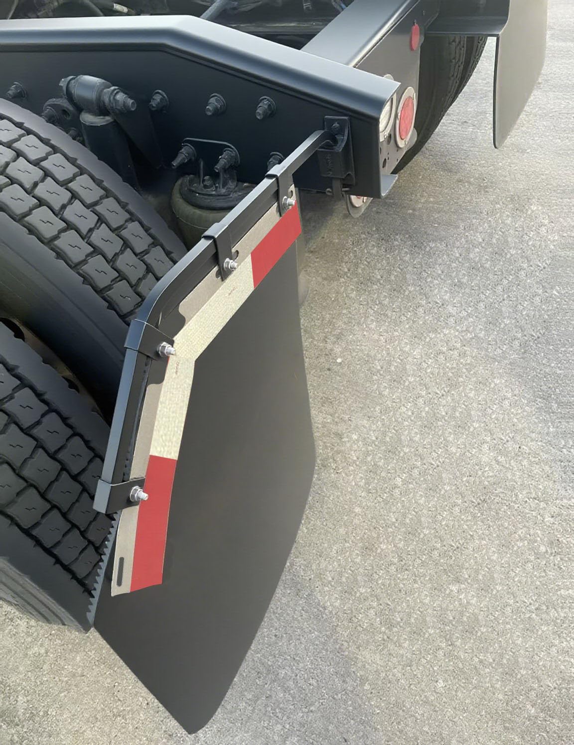 MIAOKUI adjustable clip positions showing versatile fit and secure attachment