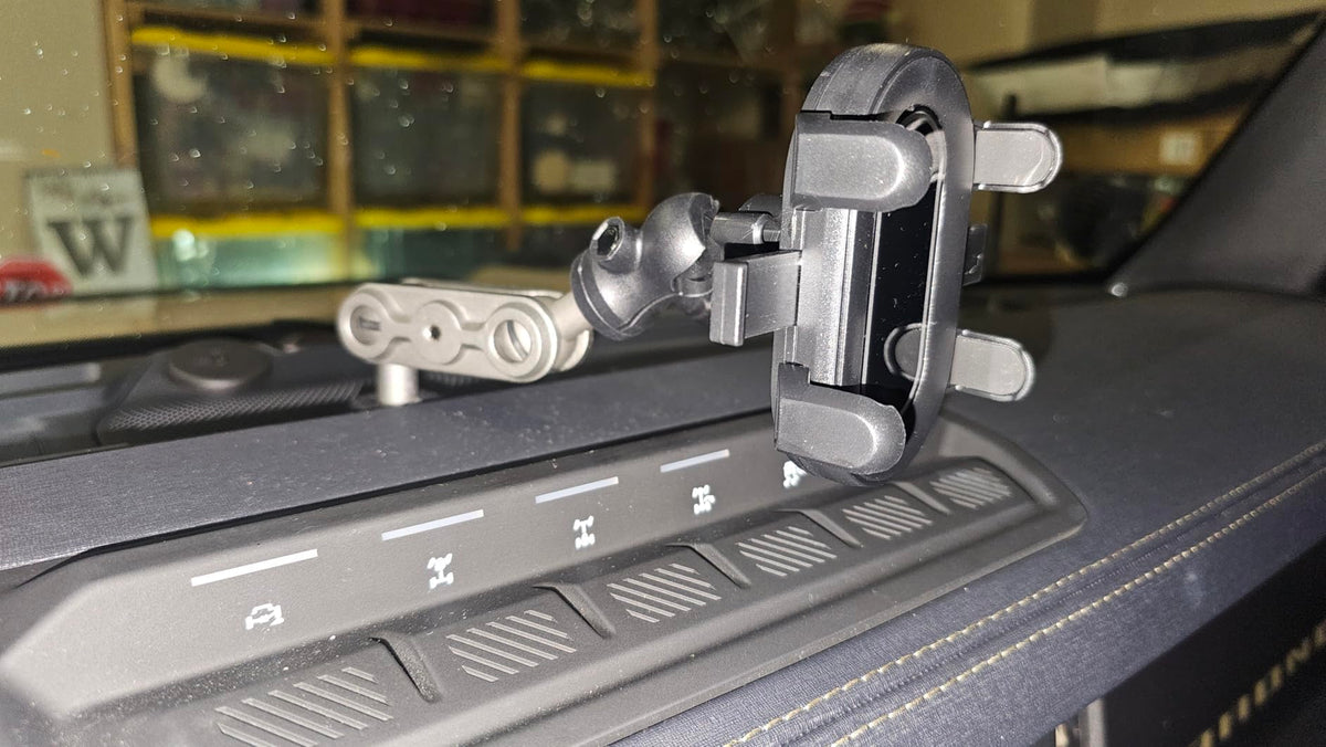 MIRISPO rotating joint in motion shows 360-degree adjustment for ideal viewing