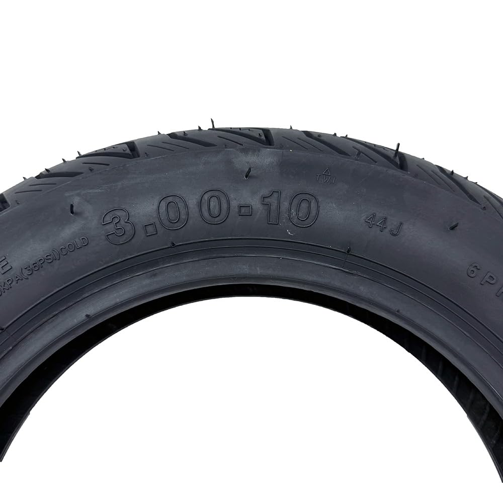 MMG close-up of street tread pattern demonstrating grip for wet and dry roads