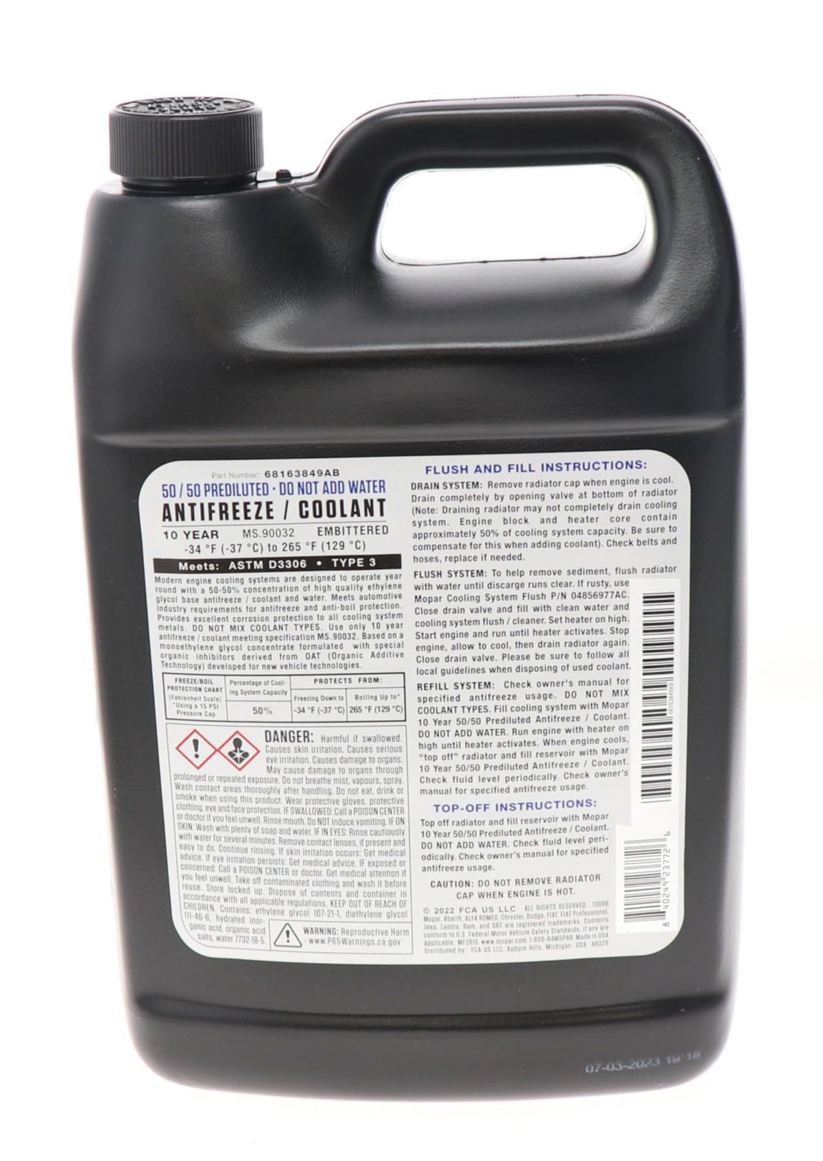 Mopar pour spout close-up showing easy pour and spill reduction benefit