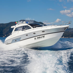 MotiMind decal with water splash proving waterproof adhesion performance