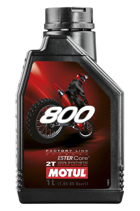 Motul 800-2T front packaging showing clear product information and benefits