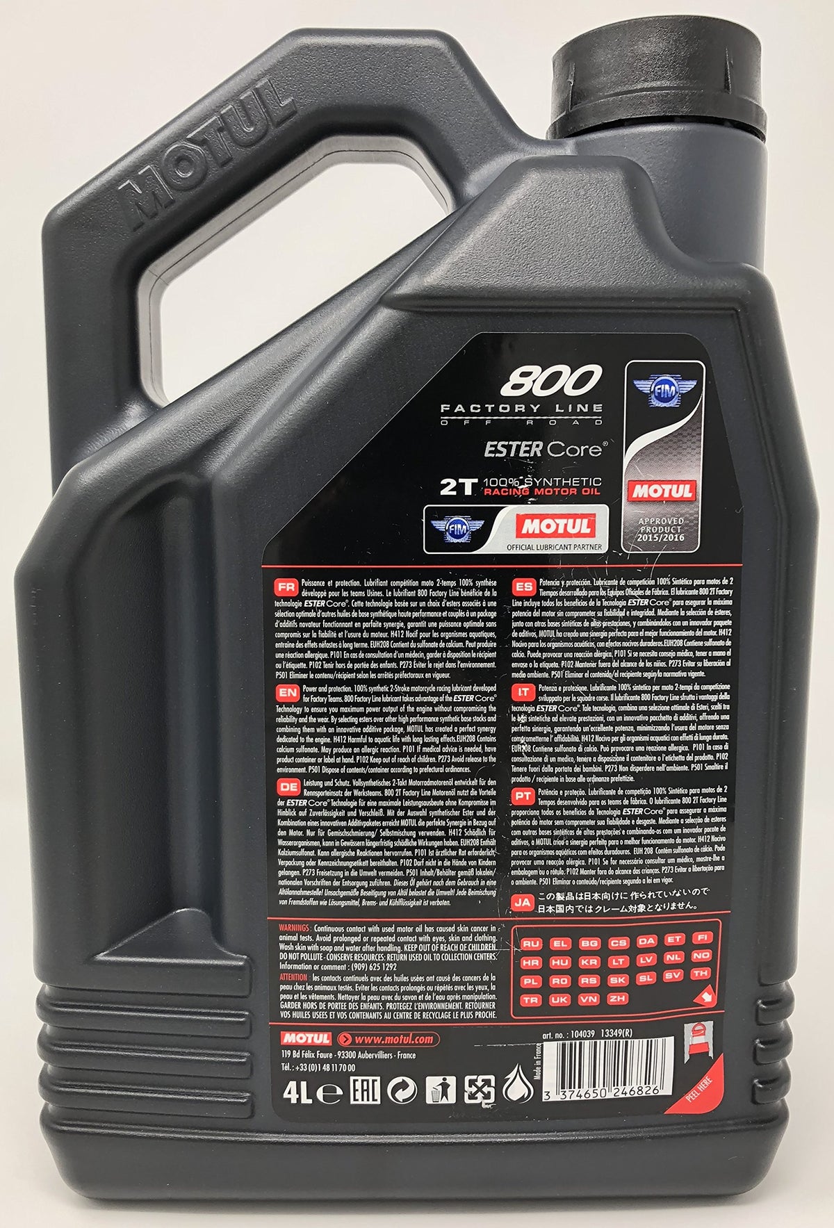 Motul 800-2T bottle next to a ruler to indicate size and convenient handling benefit