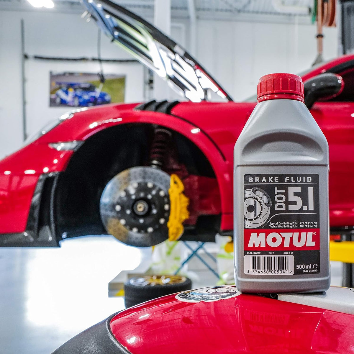 Motul DOT 5.1 close-up label highlighting specifications and compatibility