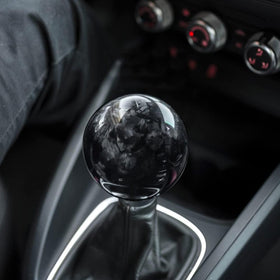 muge racing side profile of shift knob showing spherical silhouette for improved hand grip
