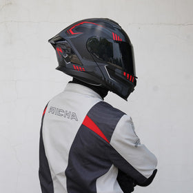 MXJ Gear helmet worn by commuter showing practical everyday use benefit
