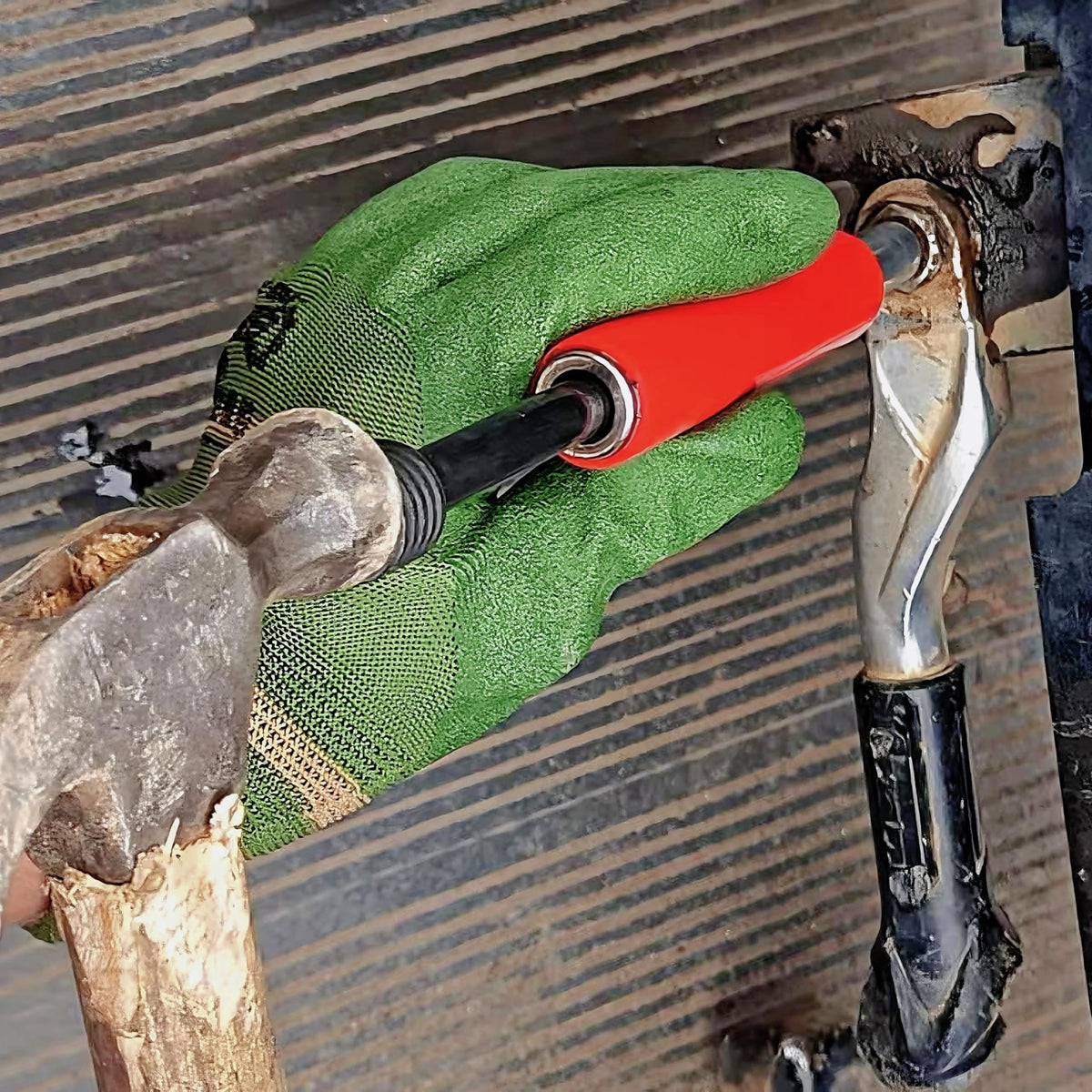 Nagiee piston detail illustrating the pressure mechanism that flushes hardened grease