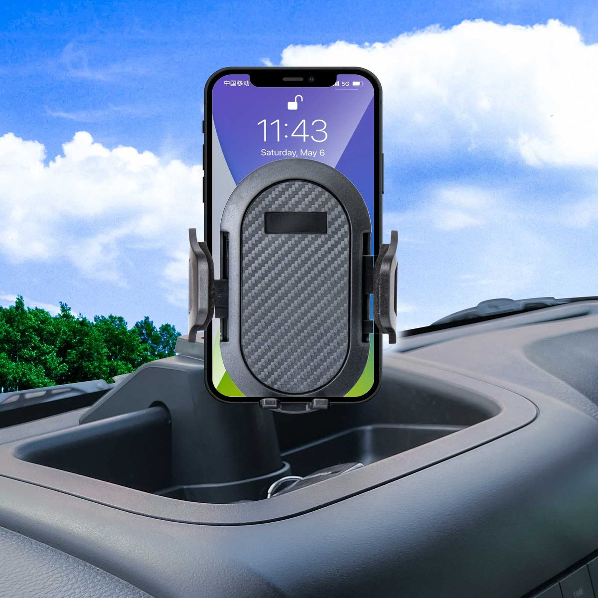 Neepiar lifestyle view on Jeep dashboard showing tidy, driver-focused setup