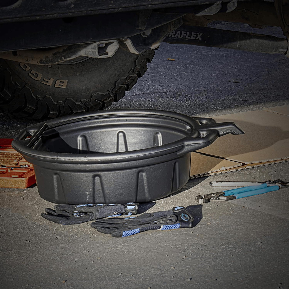NEIKO pan hung on hook for compact storage and space saving