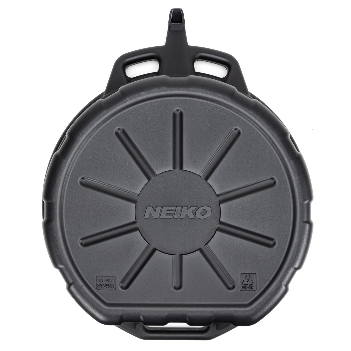 NEIKO detailed view of built-in pour spout for controlled fluid transfer