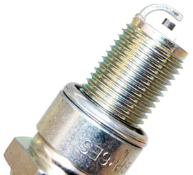 NGK BPR6ES threads and trivalent plating close-up — corrosion resistance benefit