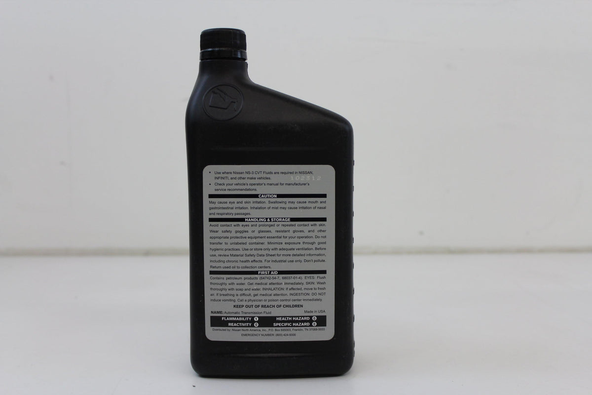 NISSAN CVT NS-3 pour spout close-up highlighting controlled pouring and clean refill