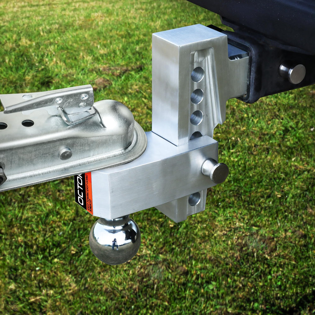 octora labeled capacity sticker showing GTW and tongue weight ratings for safe towing