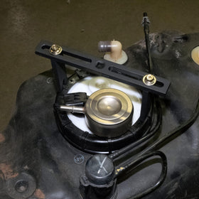 OEMTOOLS next to a reference plate to show scale and maximum 168 mm span advantage