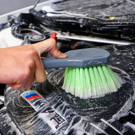oesee bendable long slim brush flexed to access tight areas