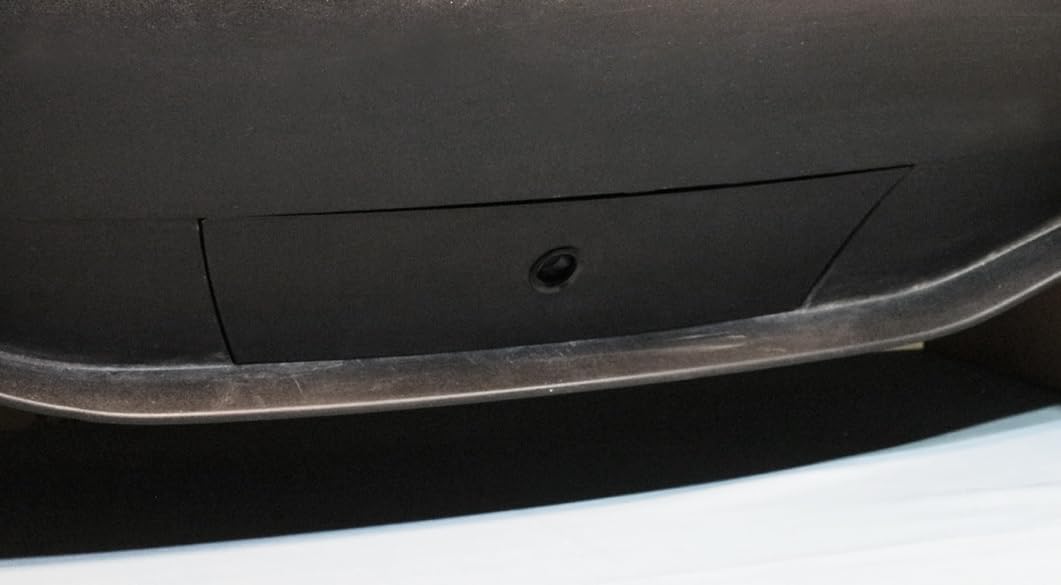 ONTEN removal demonstration with hand showing quick tool-free access to tow port