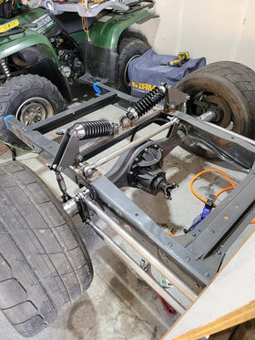 OUBULU heim joints on offroad vehicle suspension showing strong reliable performance