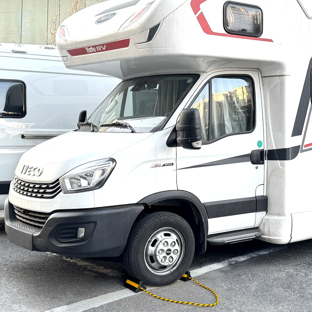 OULEME underside tread and 52-inch rope showing grip and connectivity
