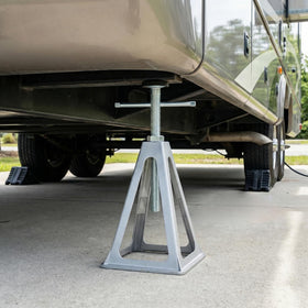 OULEME jacks side-by-side showing adjustable 11 to 17 inch heights for correct clearance benefit