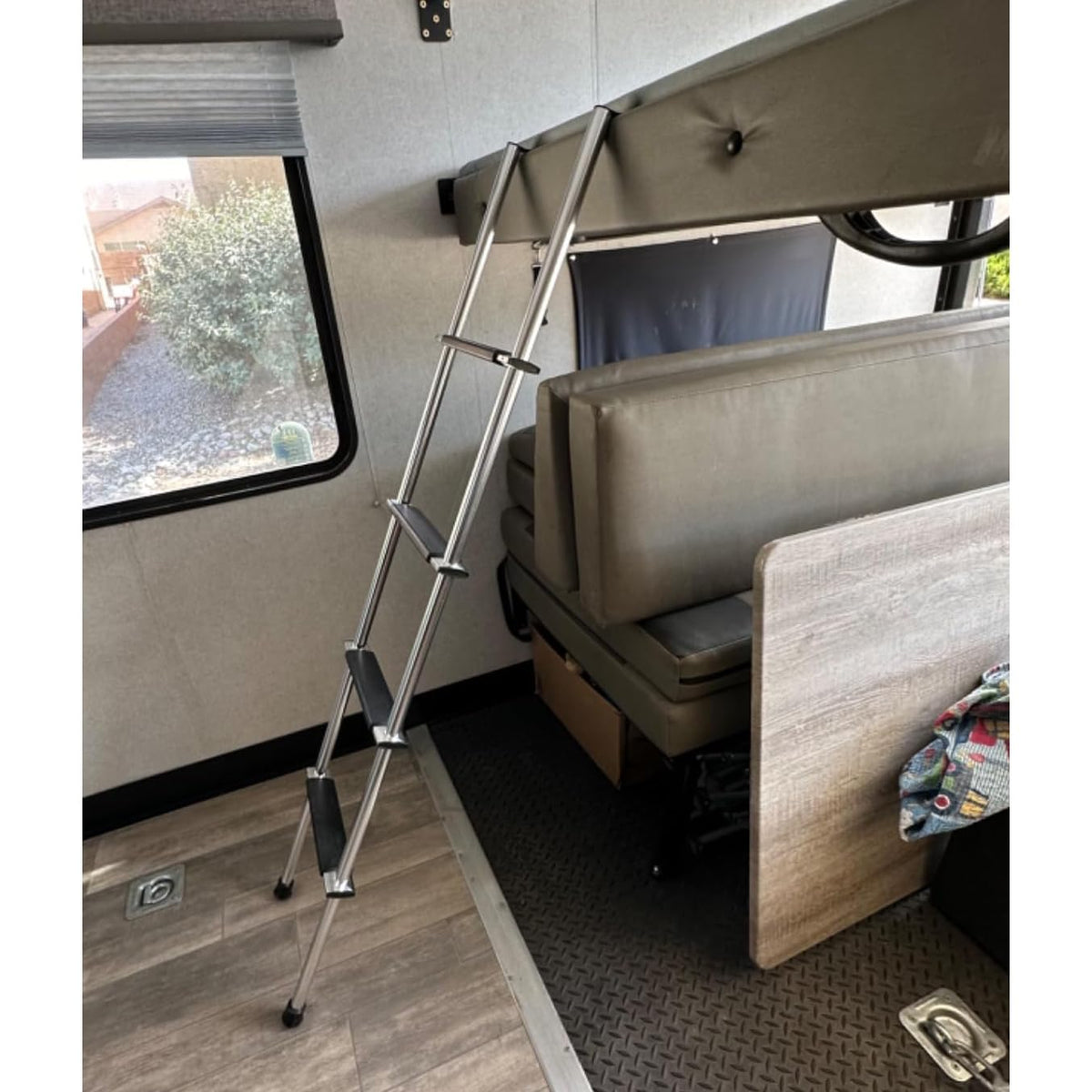 OUTPRIZE side profile showing 52-inch ladder length and reinforced tubing