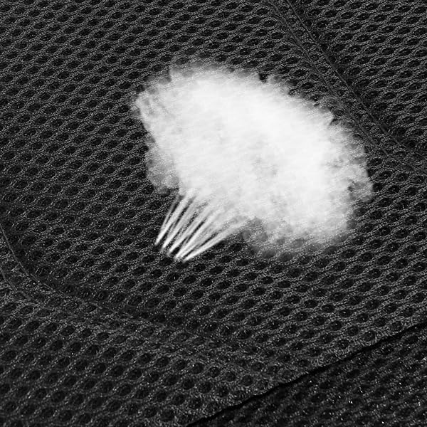 Pariiaotin seat cover detail with buckle access ensuring safe use