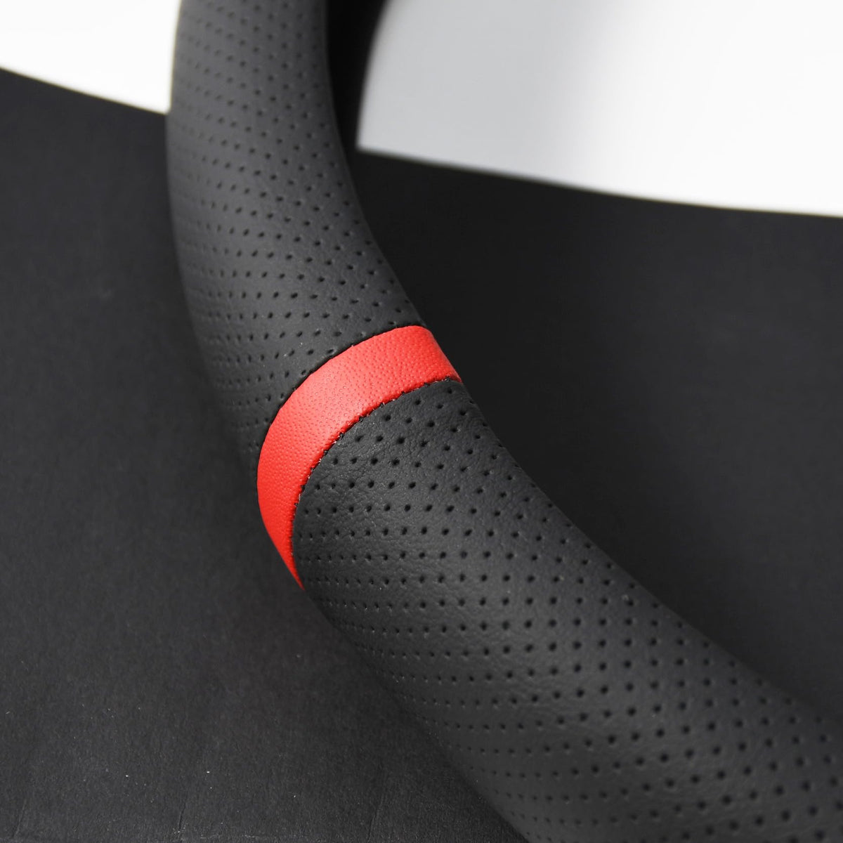 PartsTo installed in SUV cabin demonstrates improved control and premium look