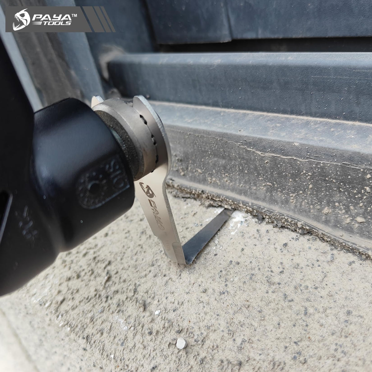 PAYA TOOLS in use removing windshield urethane for faster cleanup