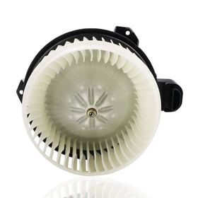 PetMigo close-up of fan blades highlighting balanced design for quieter airflow