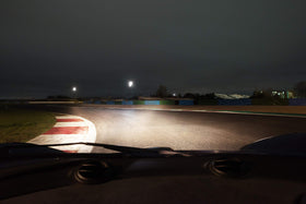 PHILIPS RacingVision GT200 used in night driving lifestyle scene improving visibility