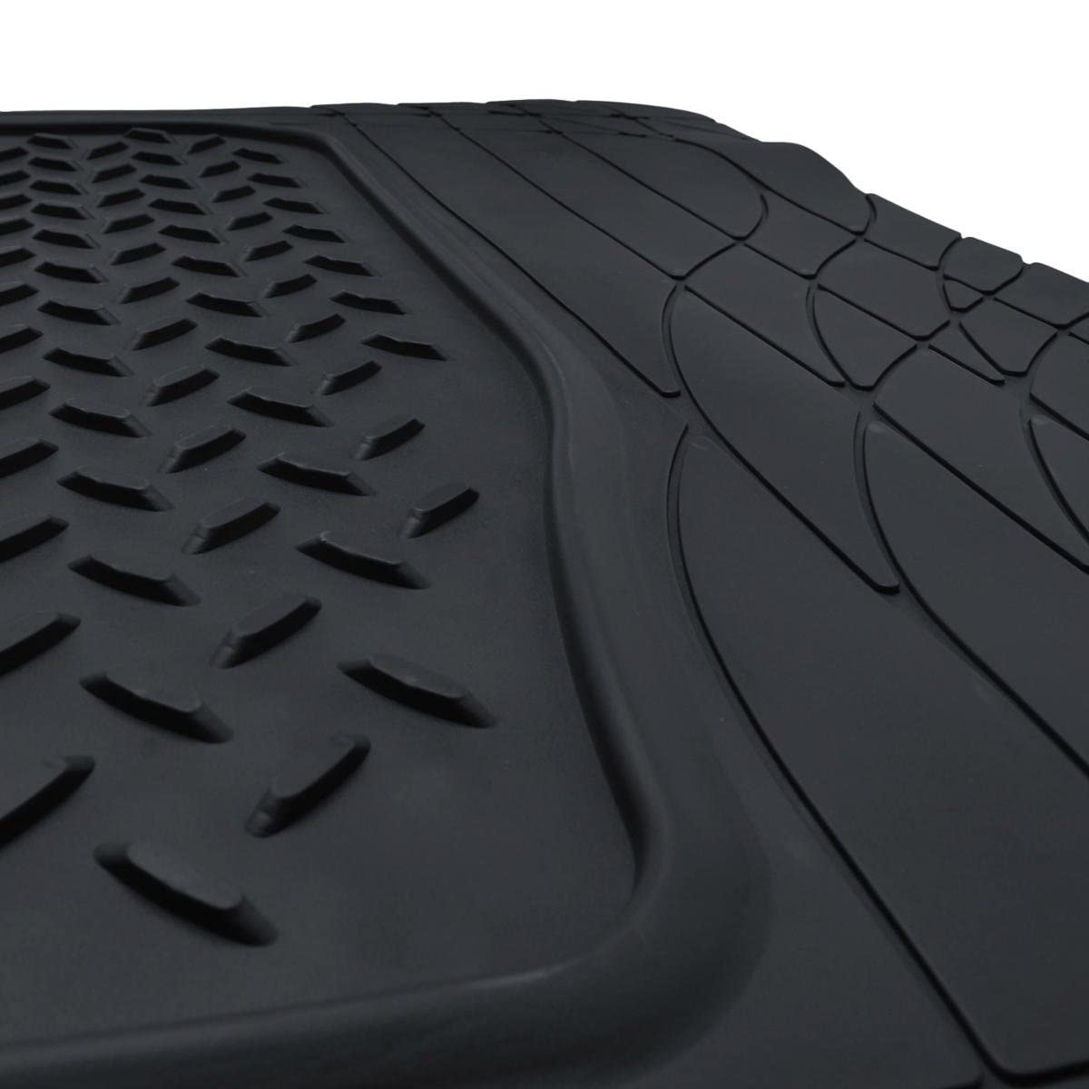 PIC AUTO rinsing muddy liner showing easy washability and fast cleanup