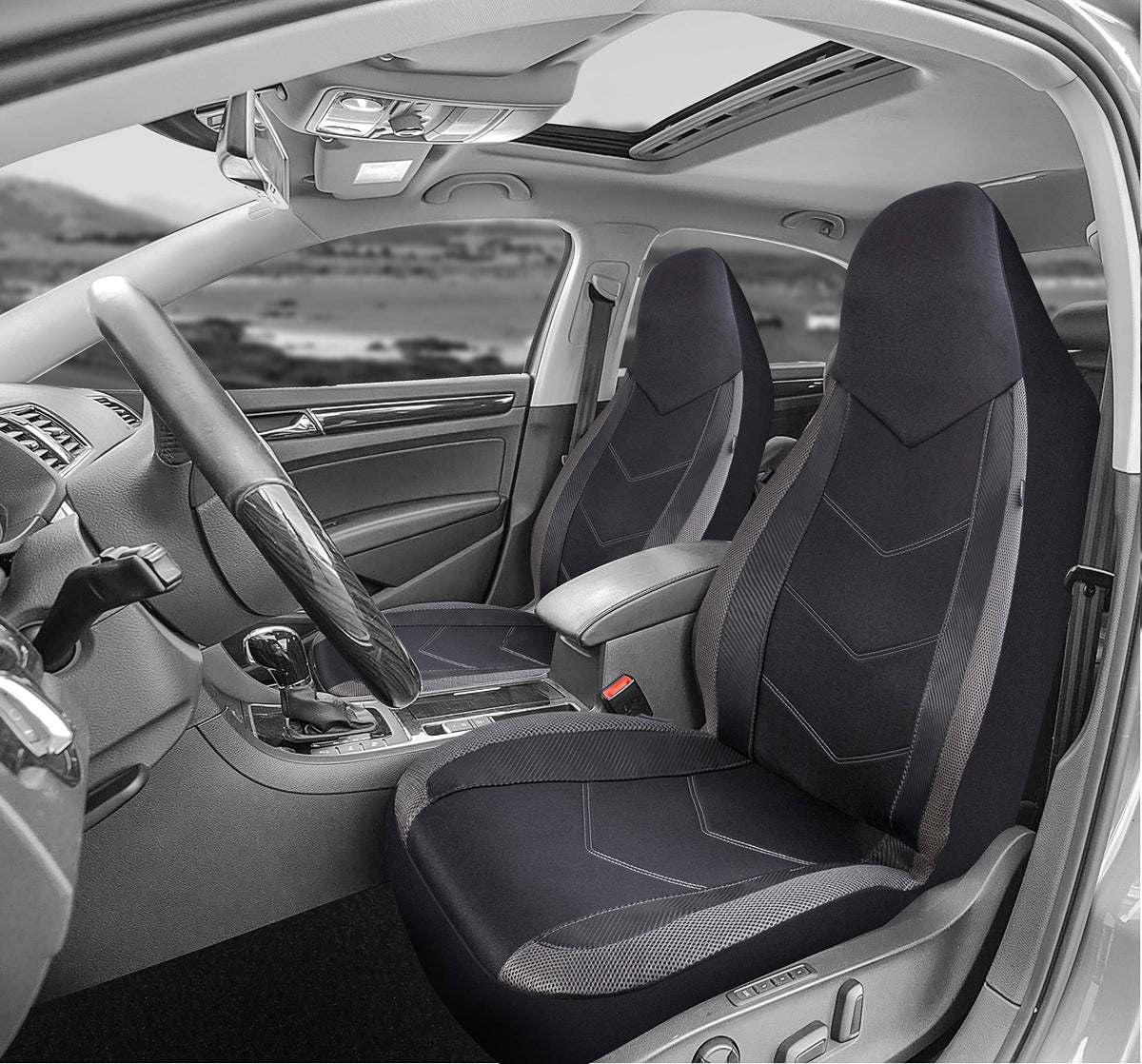 PIC AUTO close-up of carbon fiber texture highlighting premium look and durability