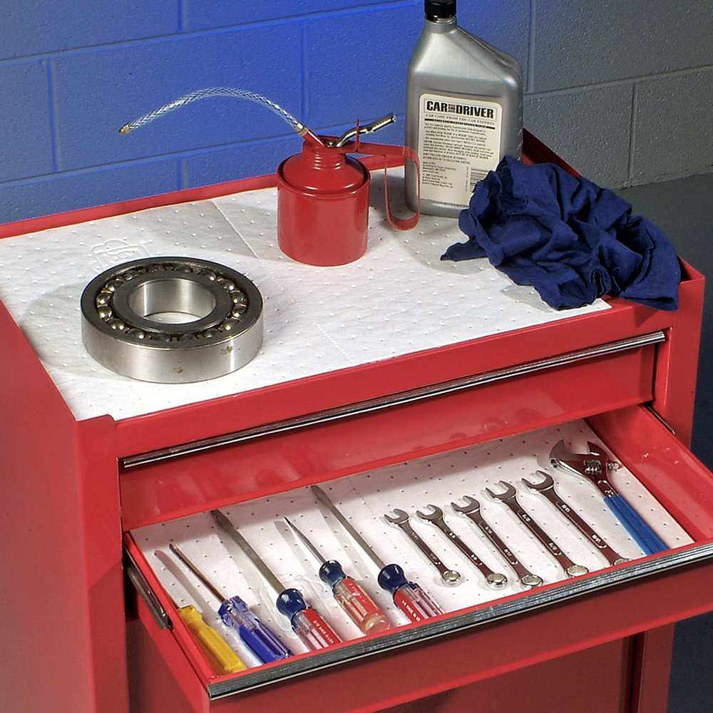 PIG oil mat absorbing oil-based liquid demonstrating fast uptake benefit