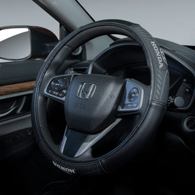Plasticolor product packaging and label showing official licensed Honda cover for buyer assurance