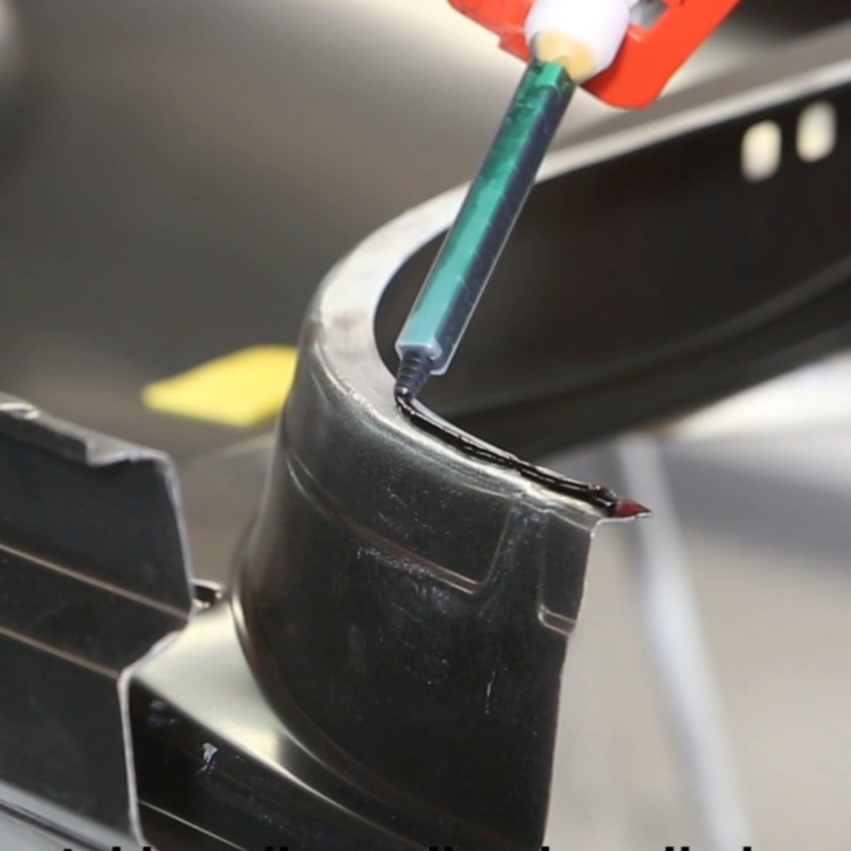 Polymix dispensing from cartridge gun, demonstrates easy application and clean bead control