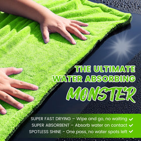 PUGPIU towel in use drying car hood with streak-free finish benefit