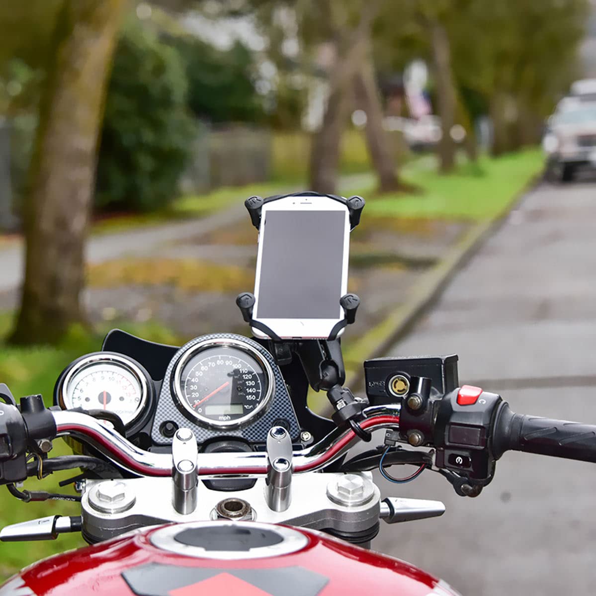 RAM MOUNTS medium arm side profile illustrating adjustable reach
