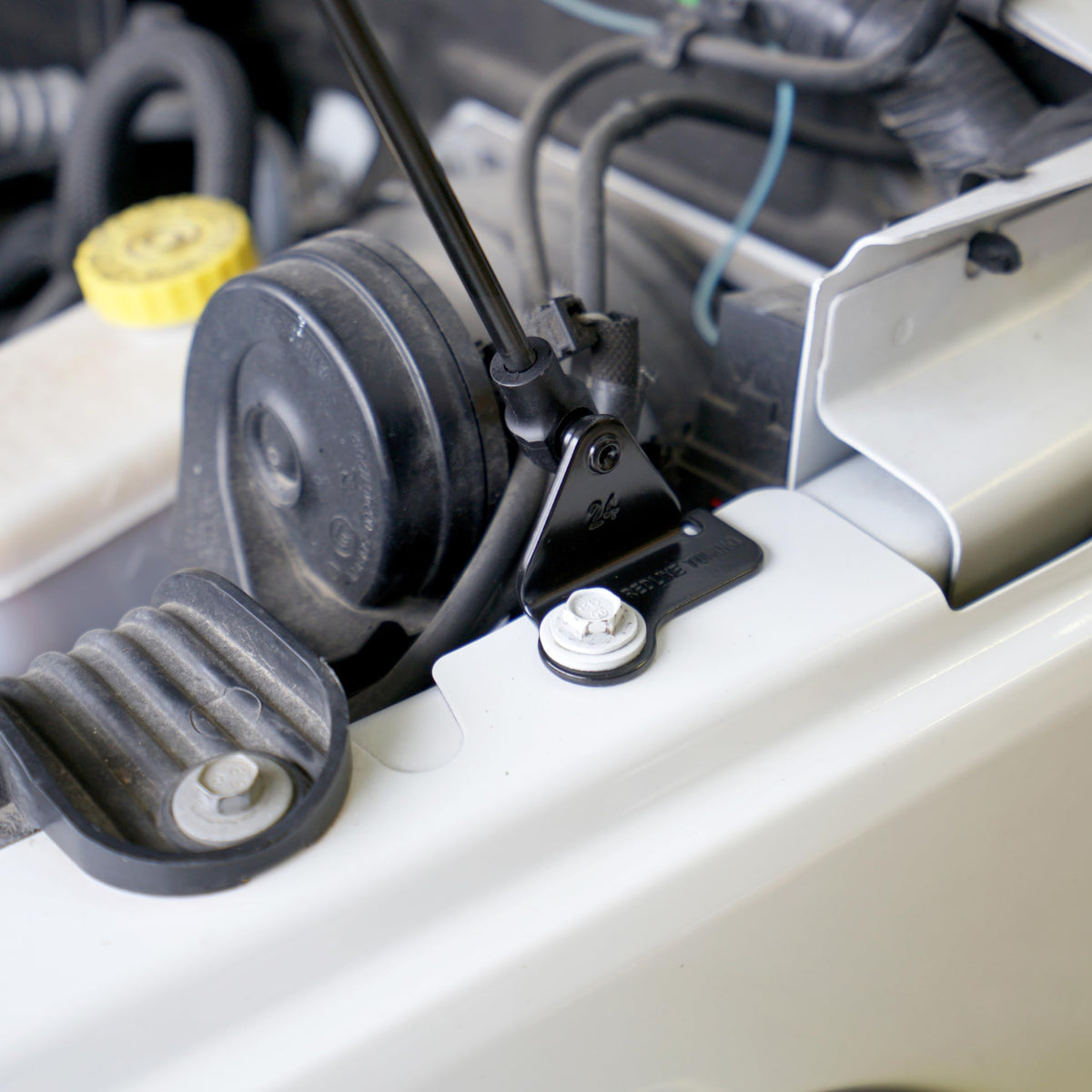Redline Tuning mounted on Wrangler JK demonstrating easier one-hand access