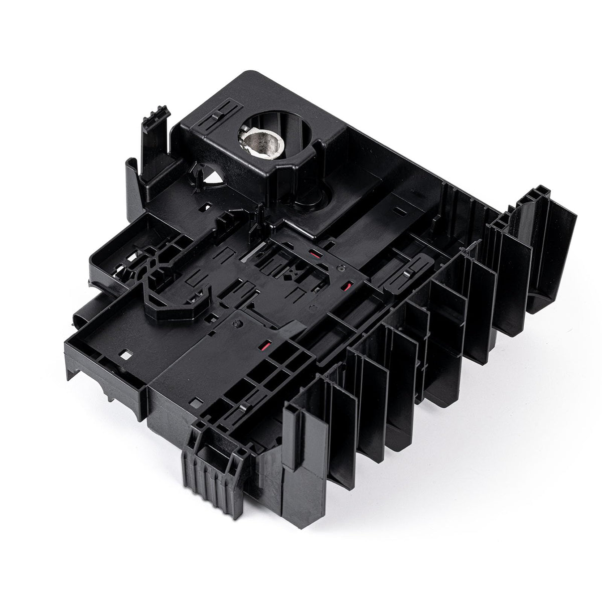 RHAOCZIYAUTO fuse block in garage repair scene showing OEM replacement convenience
