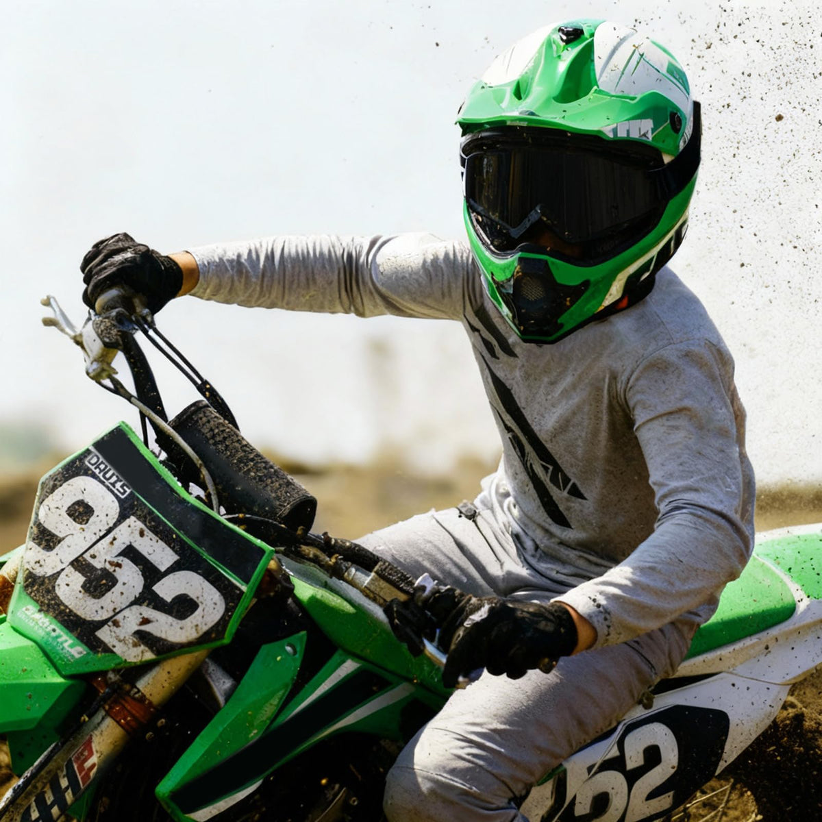 ROOZO size scale and sizes label showing fit options for growing riders