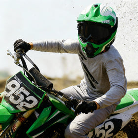 ROOZO size scale and sizes label showing fit options for growing riders