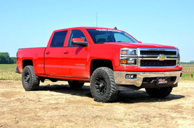 Rough Country close-up of lift spacer displays durable finish and precise fit