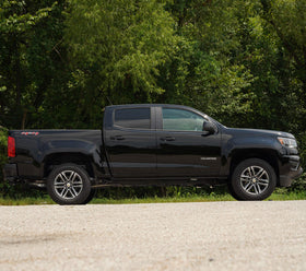 Rough Country installed on Colorado side profile illustrating balanced front-to-rear stance